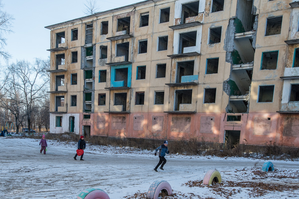 Новая жизнь старого гарнизона: полуразрушенный военный городок в Возжаевке  снова заселяют люди — Амурская правда, новости Благовещенска и Амурской  области