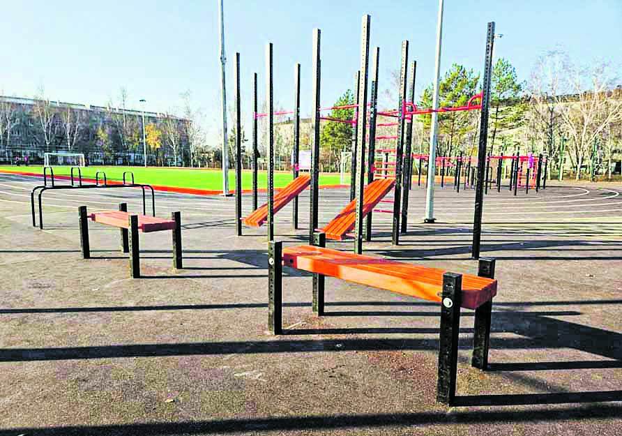 Для любителей физической нагрузки на площадках установлены тренажеры для воркаута.