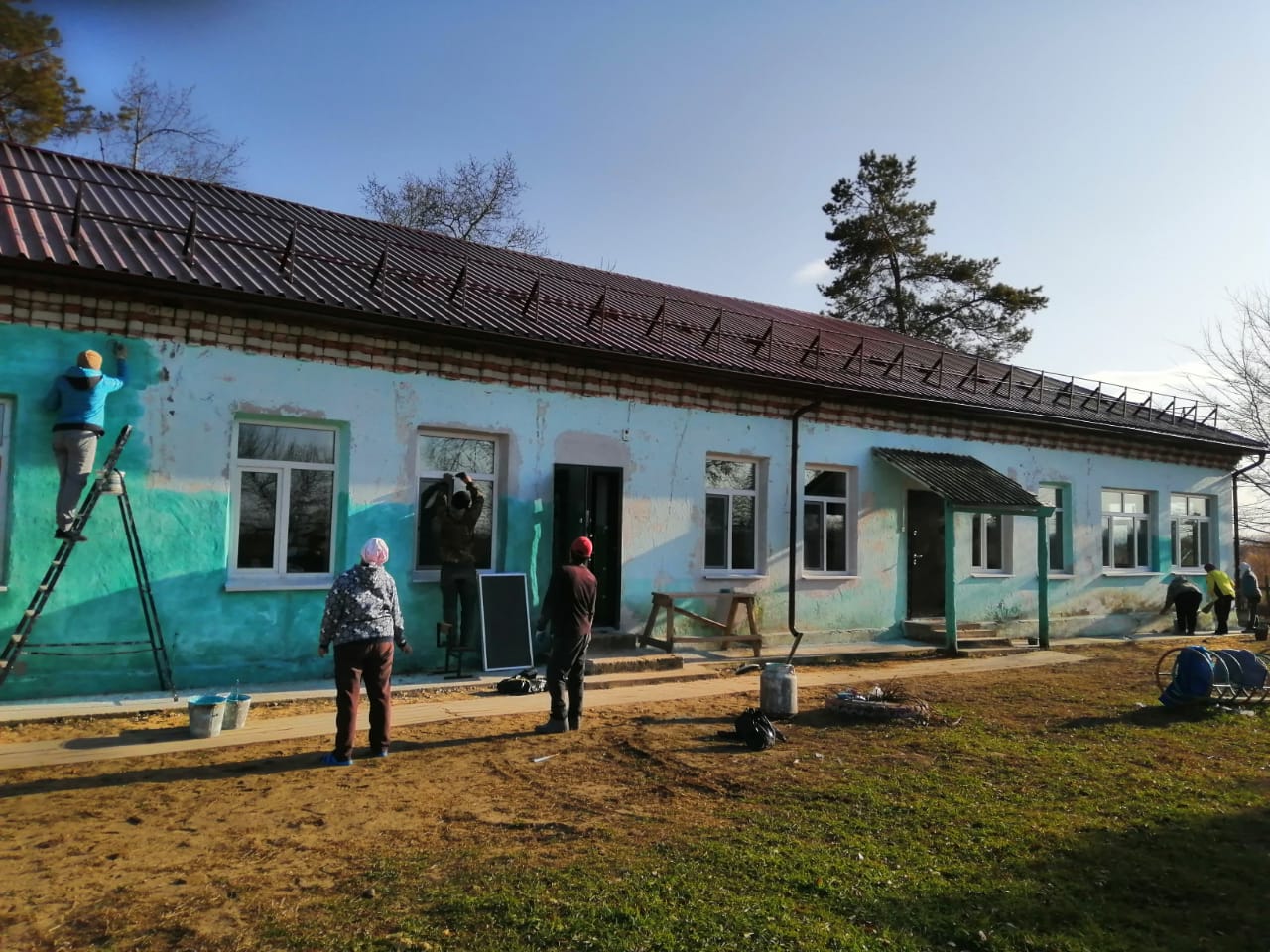 Проводимого село. Село Журавлевка Архаринского района. Село Журавлевка Тевризского района Омской области. Село Журавлевка Амурская область Архаринский район. Здание детского сада в селе.