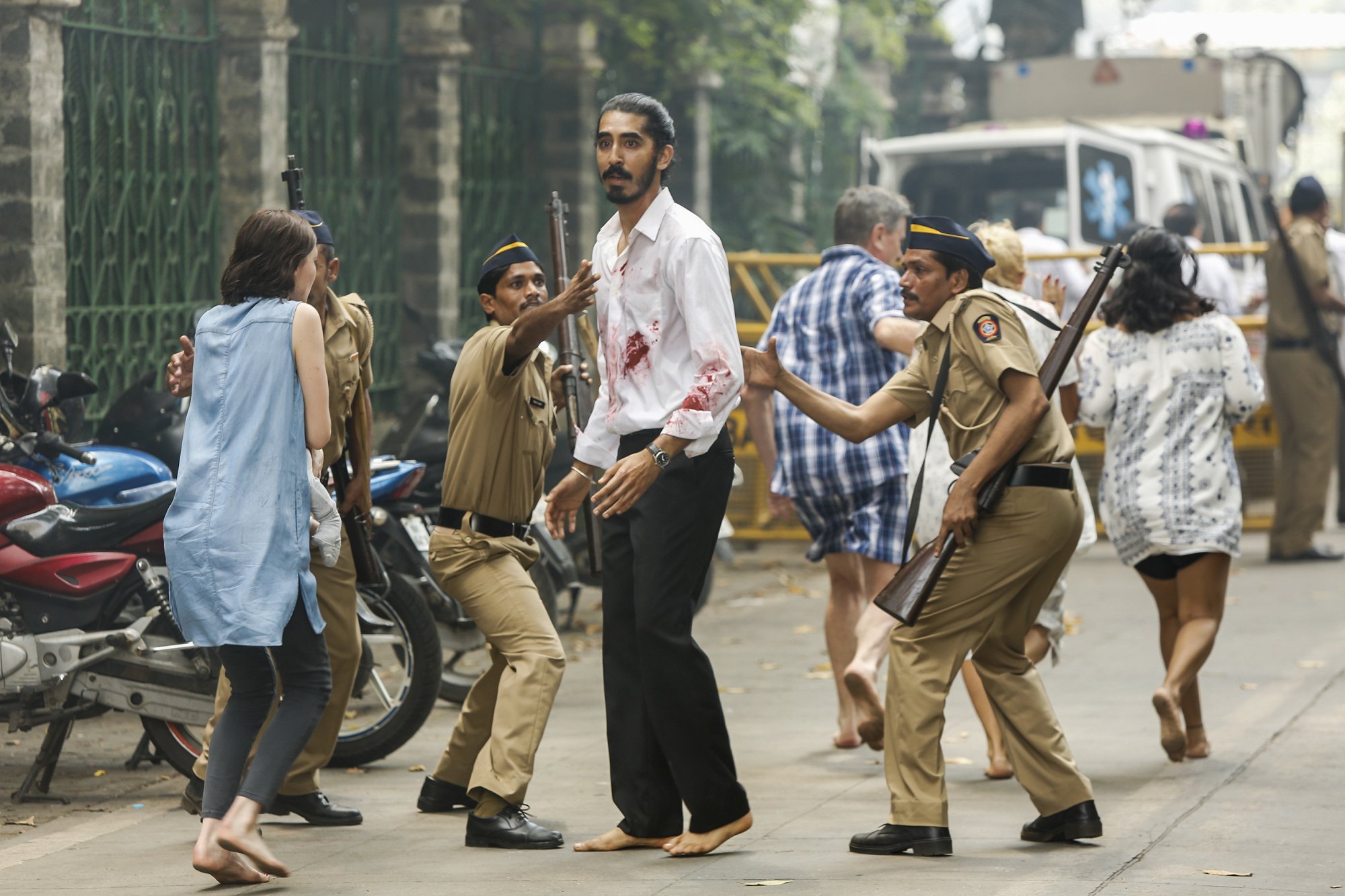 Кровавые мальчики: рецензия на новую драму «Отель Мумбаи: Противостояние» с Арми Хаммером