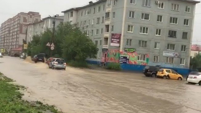 Дорога в микрорайоне. Благовещенск, 16.06.2018