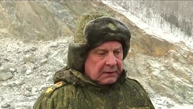 Военные взорвали 10 тонн тротила для расчистки оползня в Хабаровском крае