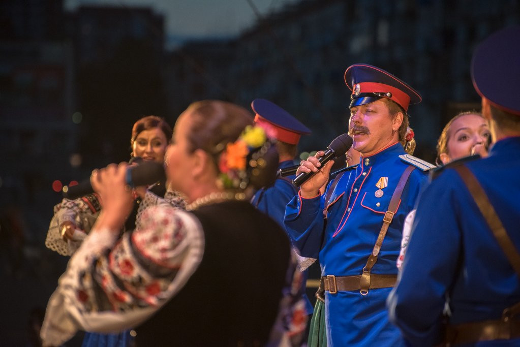 «Казаки России» заставили Благовещенск танцевать и плакать. Фоторепортаж