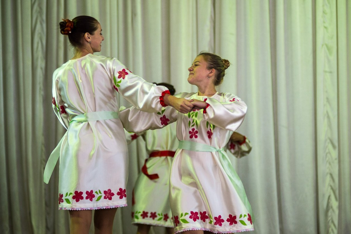 Выставка осенних поделок и концерты: как голосуют амурские села. Фоторепортаж