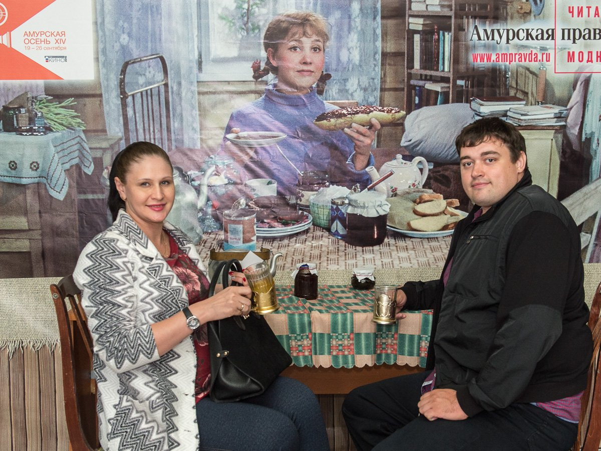 Чаепитие с Тосей Кислицыной: второй день фотосалона «Амурской правды»