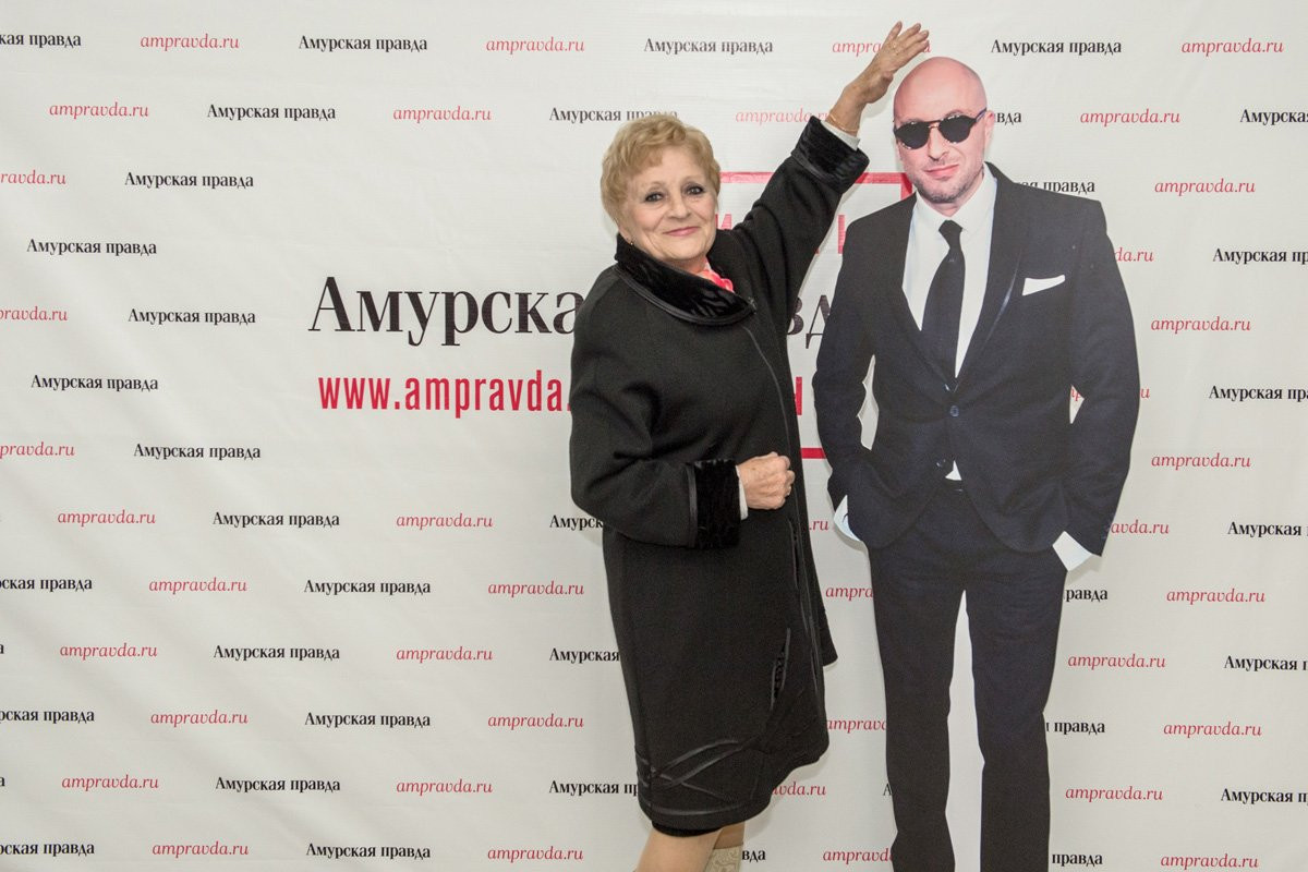 Пятый день фотосалона «Амурской правды»: Дмитрий Нагиев стал главной звездой вечера