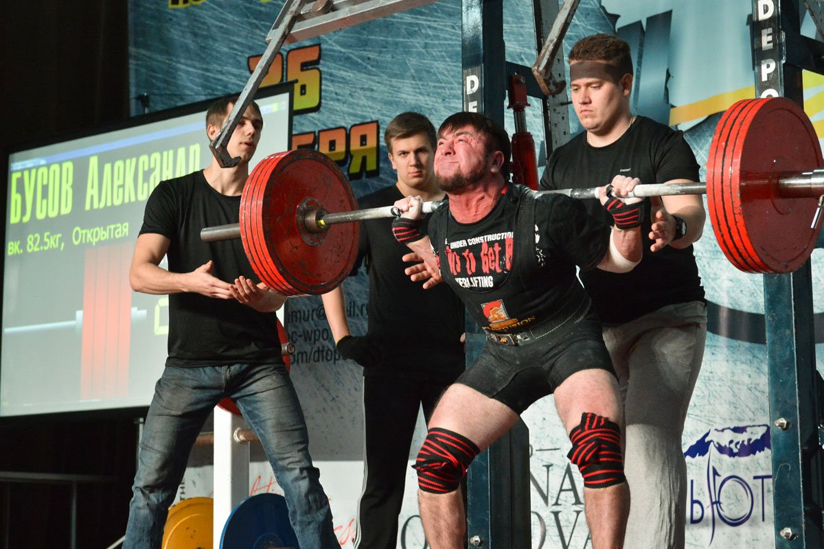 Дальневосточные спортсмены ставят рекорды по пауэрлифтингу. Фоторепортаж с Кубка Амура