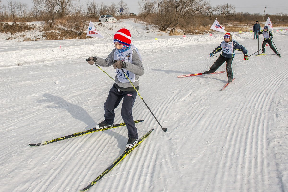 Вам и палки в руки: фоторепортаж с «Лыжни России-2017»
