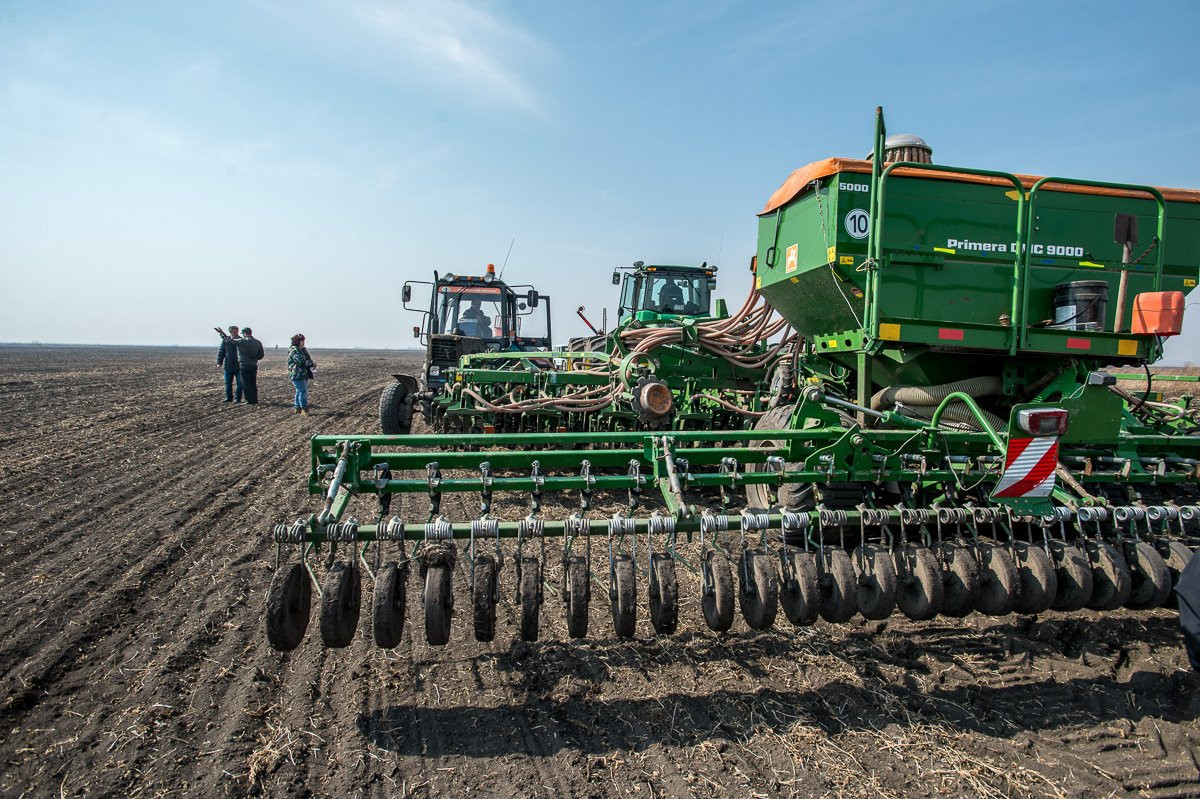 Сею-посеваю: фоторепортаж АП с посевной в Тамбовском районе