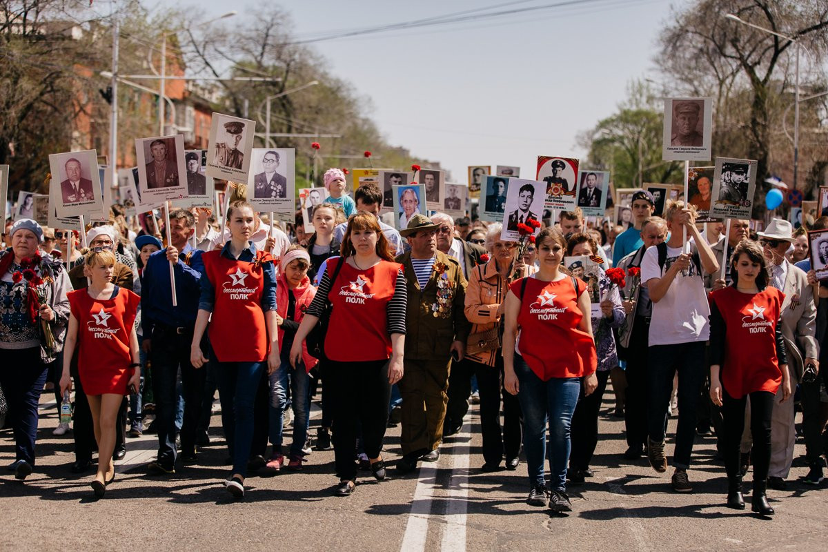 Бессмертный полк собрал рекордное число благовещенцев: фоторепортаж с шествия