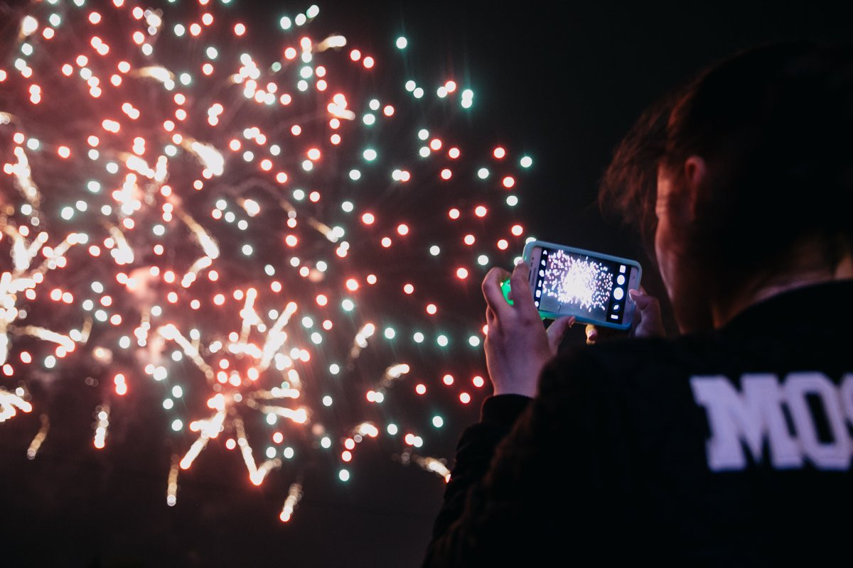 Победный салют отгремел над Благовещенском: фоторепортаж АП