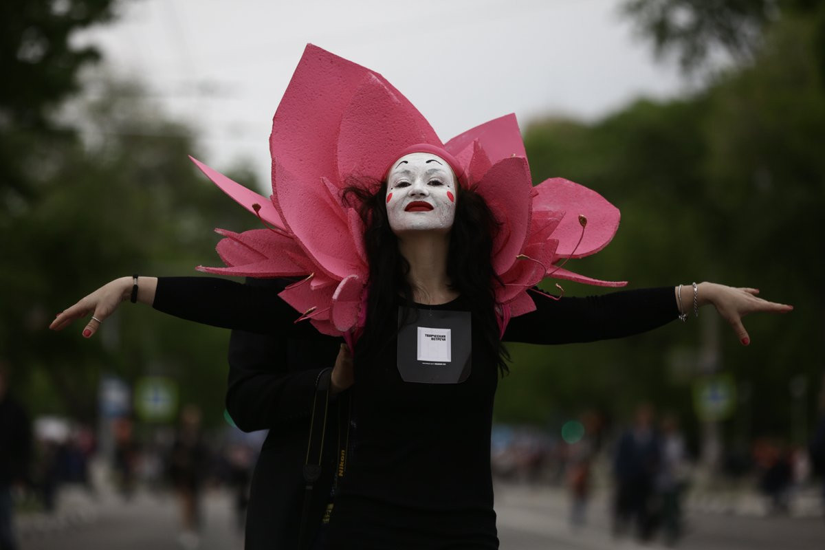 В Благовещенске прошли массовые «Гуляния на Большой». Фото и видео салюта