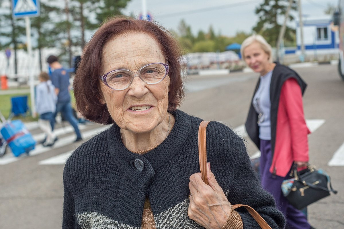 Звезды прилетели в «Амурскую осень»: АП встретила любимых артистов в аэропорту