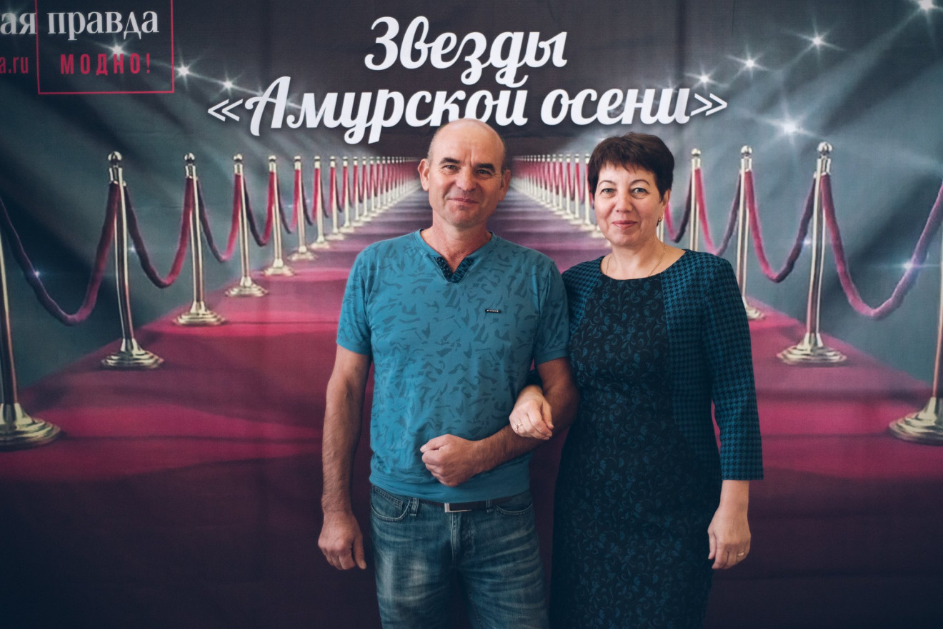 Фотосалон АП: поклонники «Амурской осени» попрощались со звездами