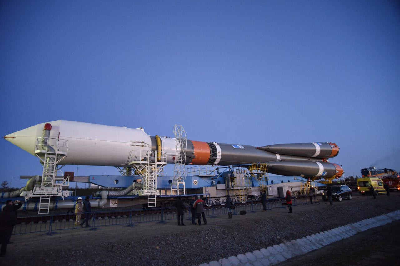 На космодроме Восточный начался сухой вывоз ракеты «Союз-2.1а» (фото, видео)