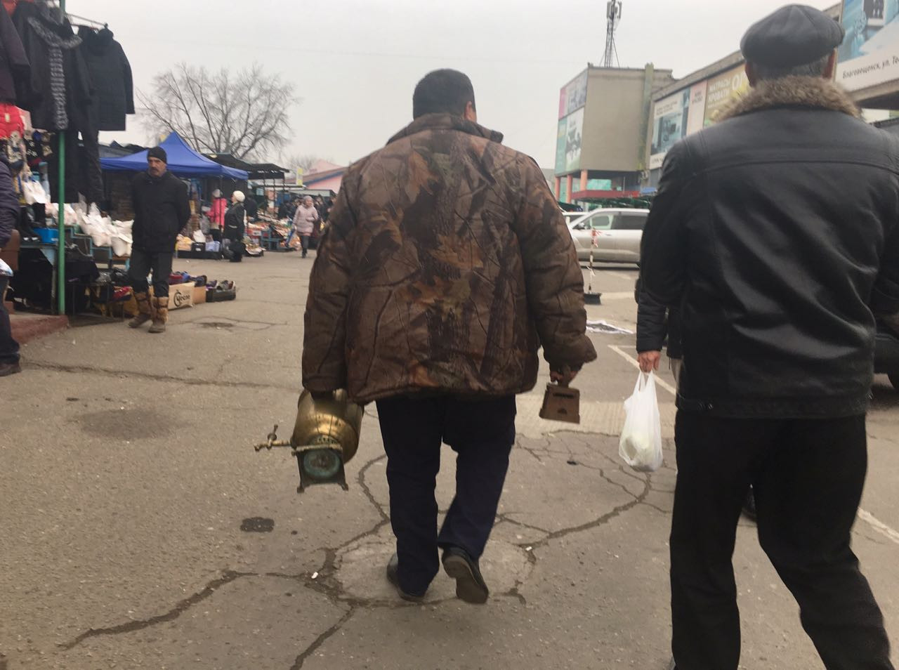 Инстаобзор АП: воспоминания о «Санте-Барбаре», ВДНХ, вода как кофе и тигр на посту ГИБДД