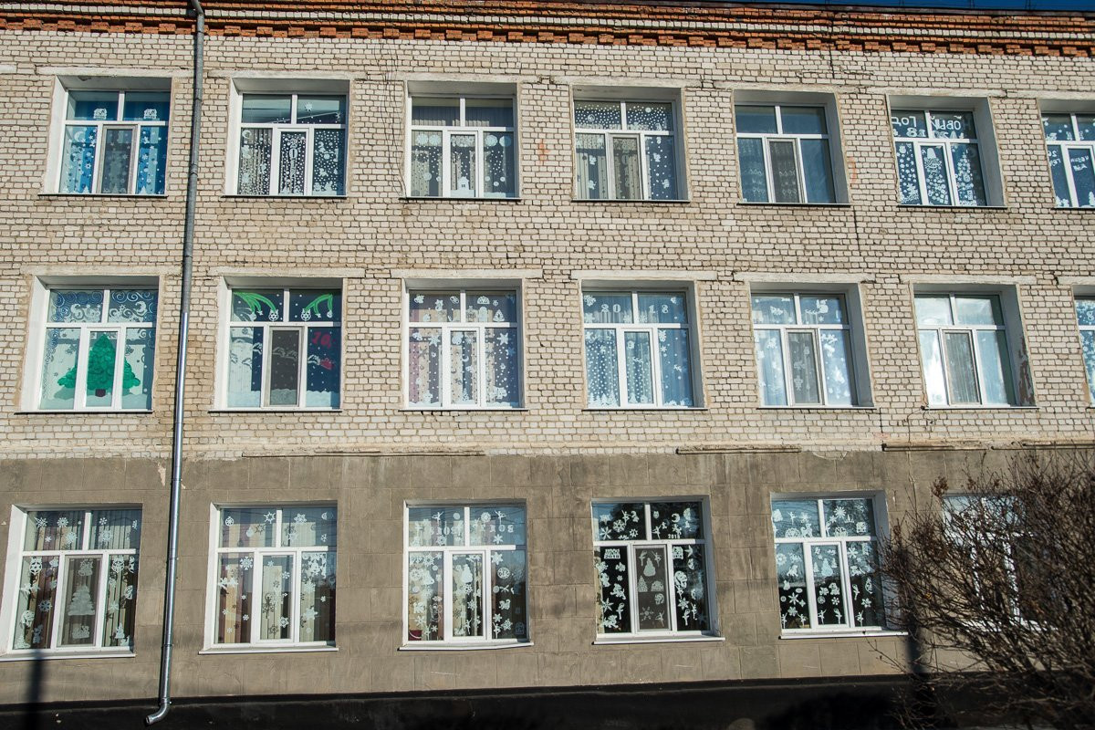 Школа в селе Ивановка превратилась в терем Деда Мороза