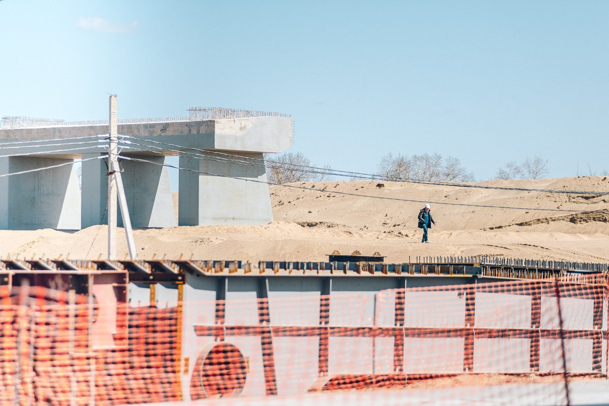 Очередную опору моста между Благовещенском и Хэйхэ начнут возводить после ледохода. Фоторепортаж