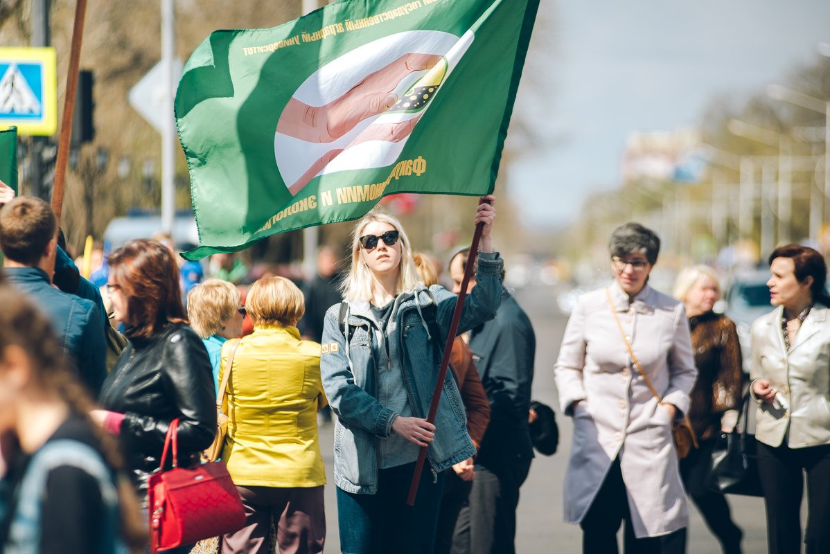 Первомайский парад собрал на главной улице Благовещенска восемь тысяч горожан