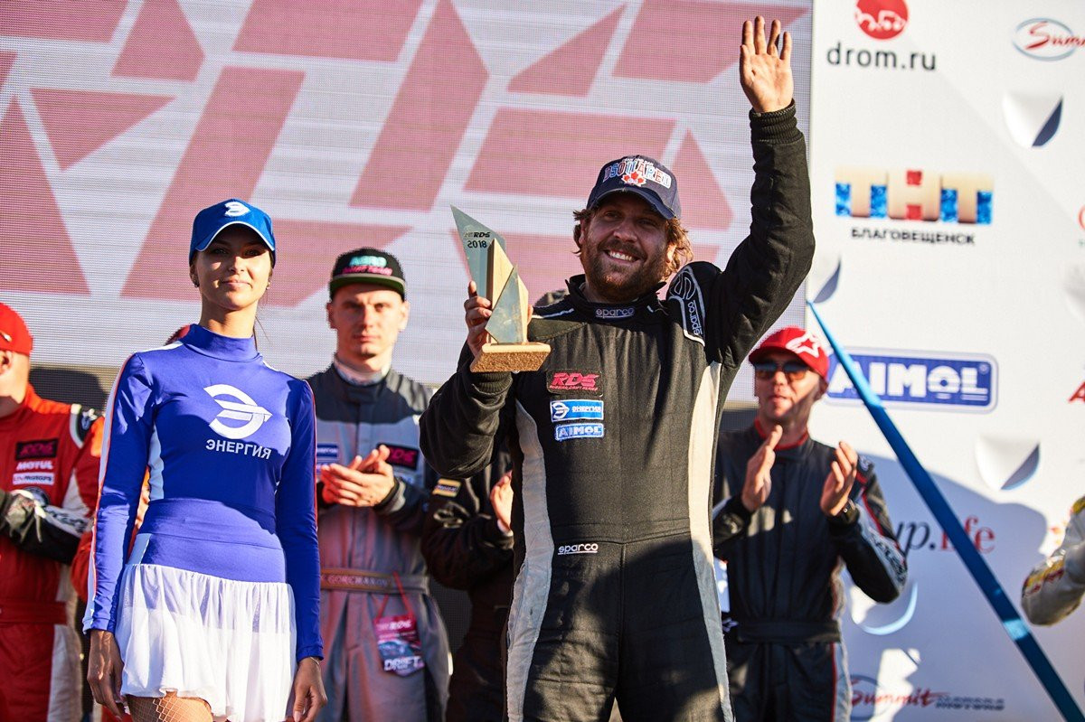 Первые в истории Благовещенска дрифт-гонки посмотрели почти 3 тысячи человек (фото)