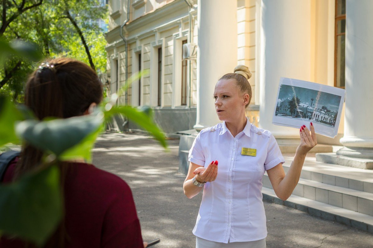 По следам Родьки Муромцева: фотоэкскурсия на литературном автобусе по Благовещенску 60-х годов