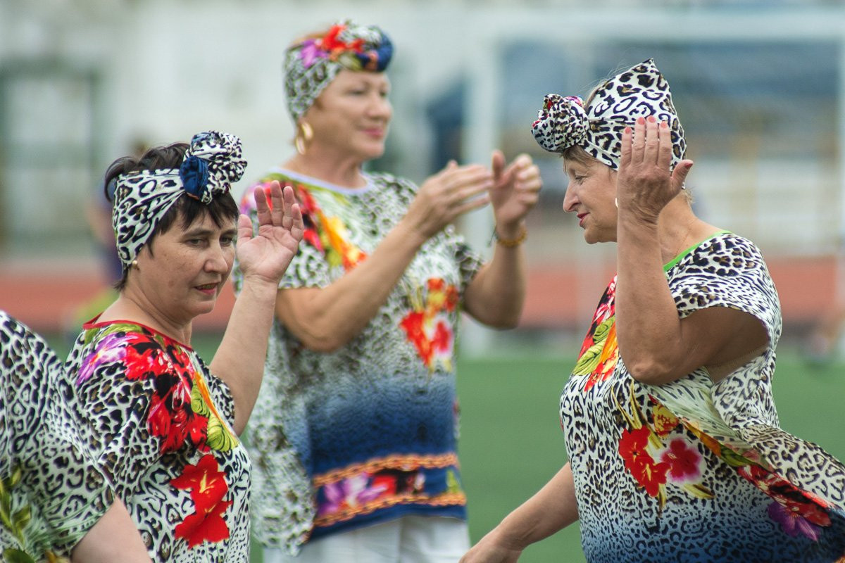 Пенсионеры в танце: в Благовещенске прошел первый фестиваль «Серебряный возраст»