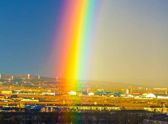 Удивительной красоты радуга озарила вечернее небо Благовещенска