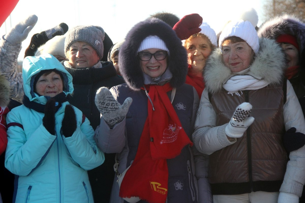 От 8 до 80: в Благовещенске прошли международные соревнования по скандинавской ходьбе