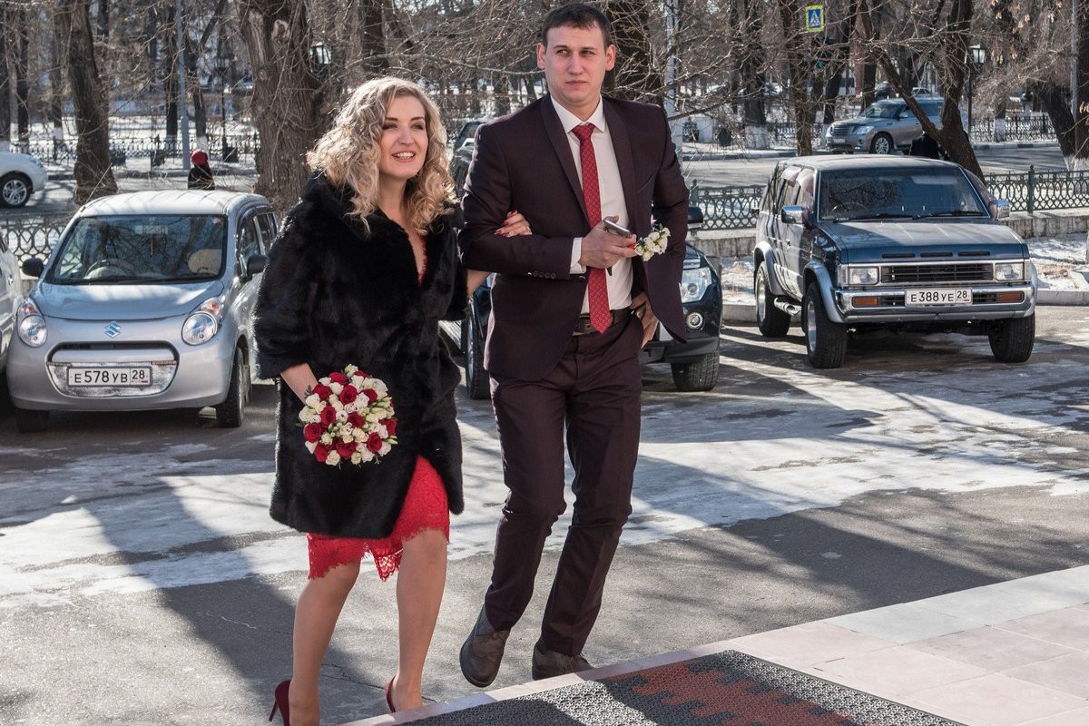 Жениться за 120 минут: в Благовещенске в День влюбленных расписались 11 пар