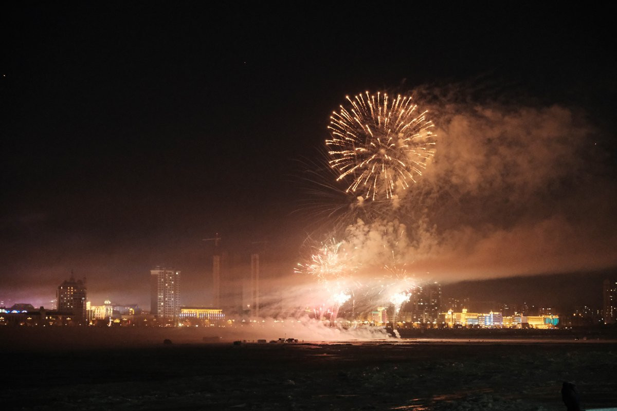 Залпы на границе: для жителей Благовещенска и Хэйхэ устроили праздничный фейерверк (фото, видео)