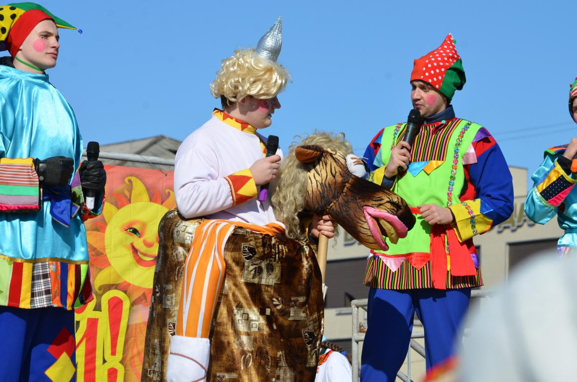 Пять тысяч белогорцев проводили зиму на масленичных гуляниях. Фоторепортаж