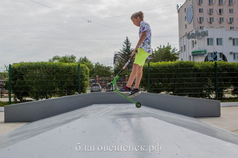 Роллеры и скейтеры опробовали обновленную скейт-площадку в Благовещенске