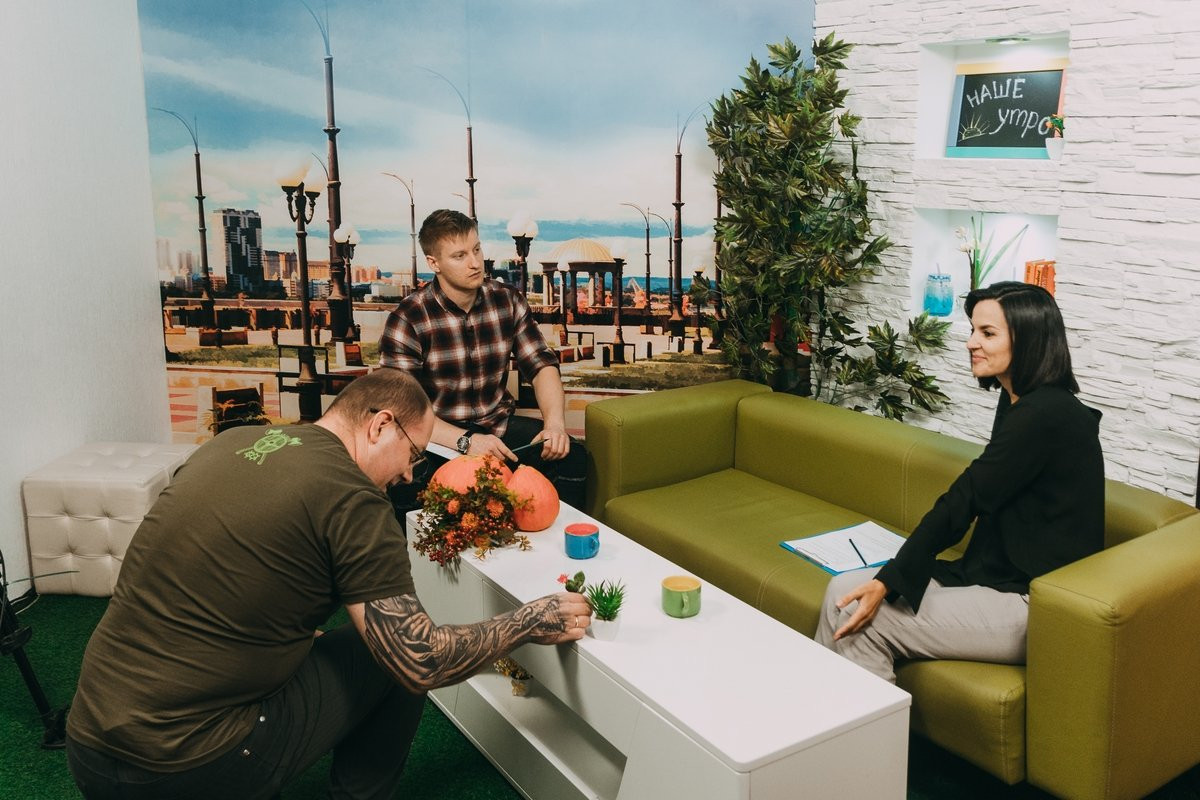 «С этих кнопок запускается в эфир все, что вы видите в телевизоре»: Амурскому областному ТВ 10 лет