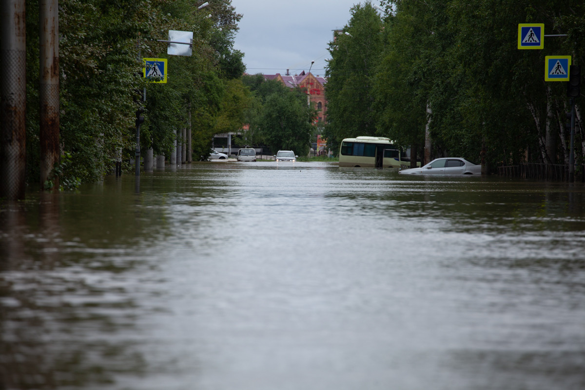Благовещенск плывет: фоторепортаж с затопленных улиц