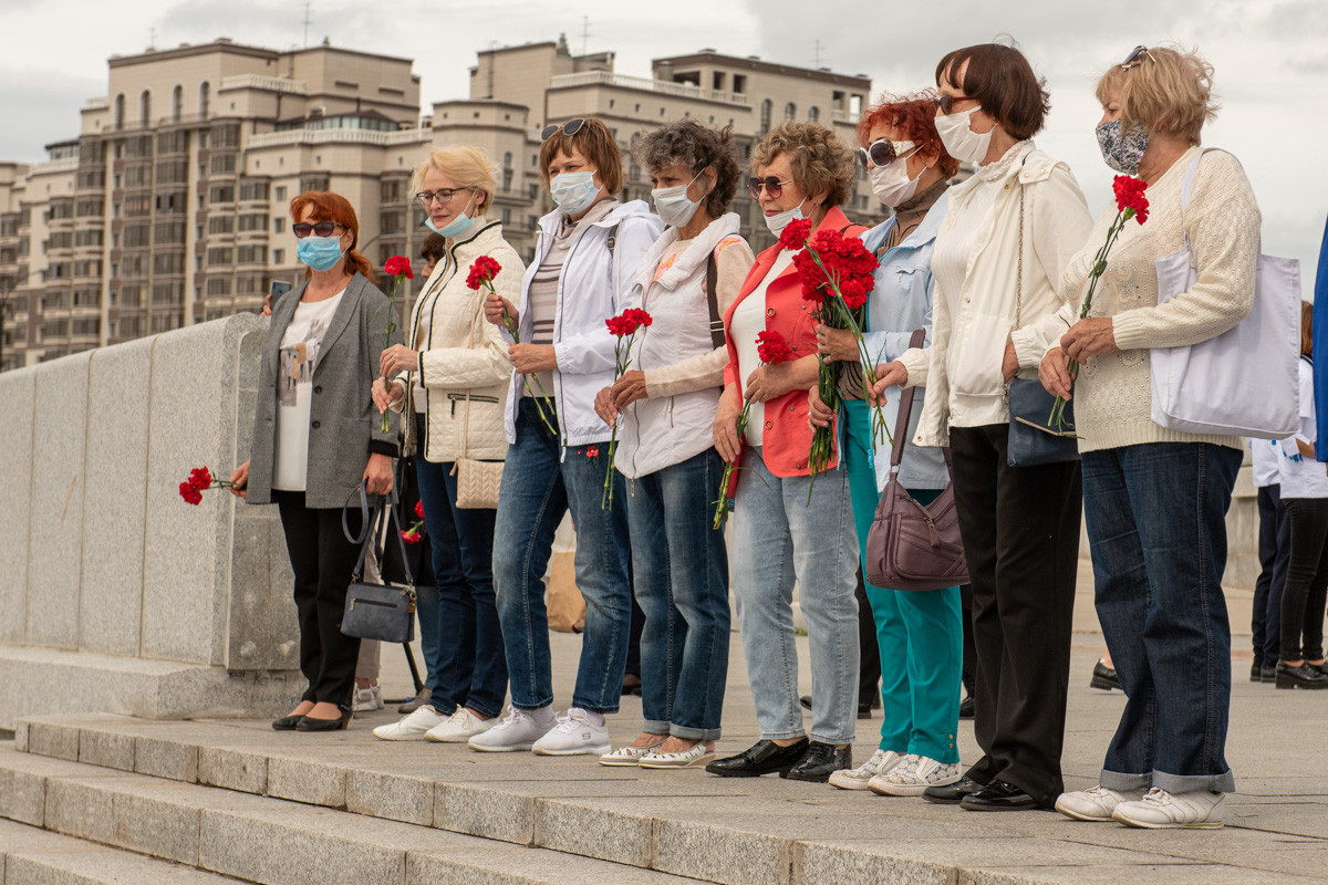 Цветы на Амуре: на середине пограничной реки почтили память павших в годы Второй мировой войны