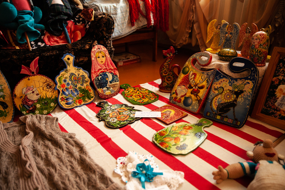 «Игрушка рождается сама»: архитектор из Новокиевского Увала валяет теплые фигурки из шерсти