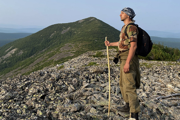Тропой испытаний: как фотокорреспондент АП три дня взбирался на горный хребет Эзоп