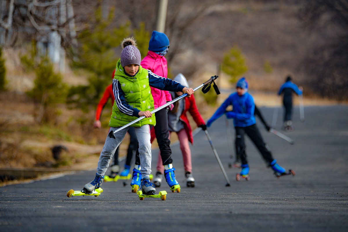 Асфальт для лыж: под Свободным появилась уникальная лыжероллерная трасса
