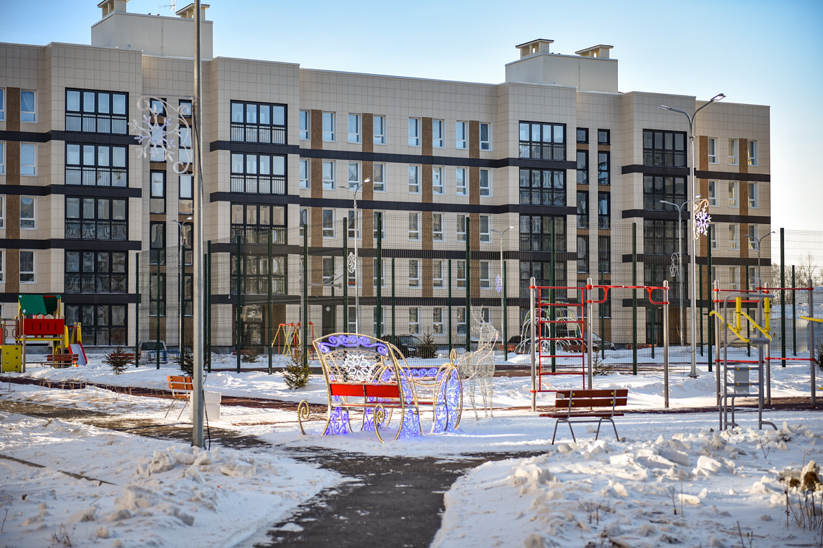 Ключи от мечты: в Свободным работники Амурского ГПЗ начали заселять самый современный микрорайон