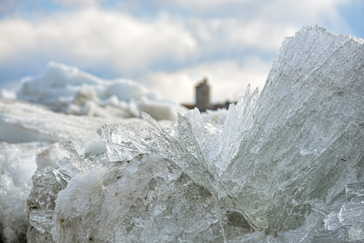 Город, солнце, ледоход: фоторепортаж с набережной Благовещенска