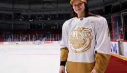 Звездный путь Саши Нестеровой: единственная в Благовещенске хоккеистка играет за сборную России