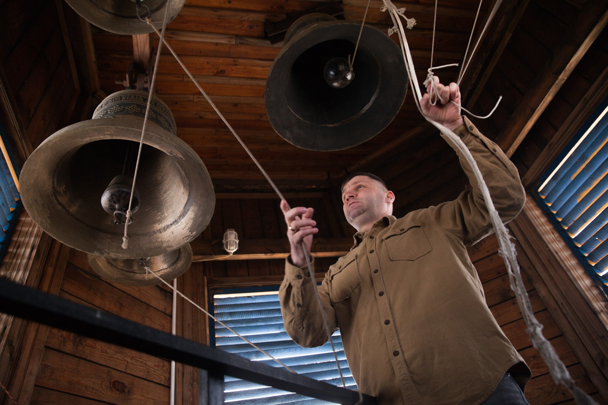 В храме Александра Невского в Игнатьеве раздали артос и разрешили звонить в колокола (видео)