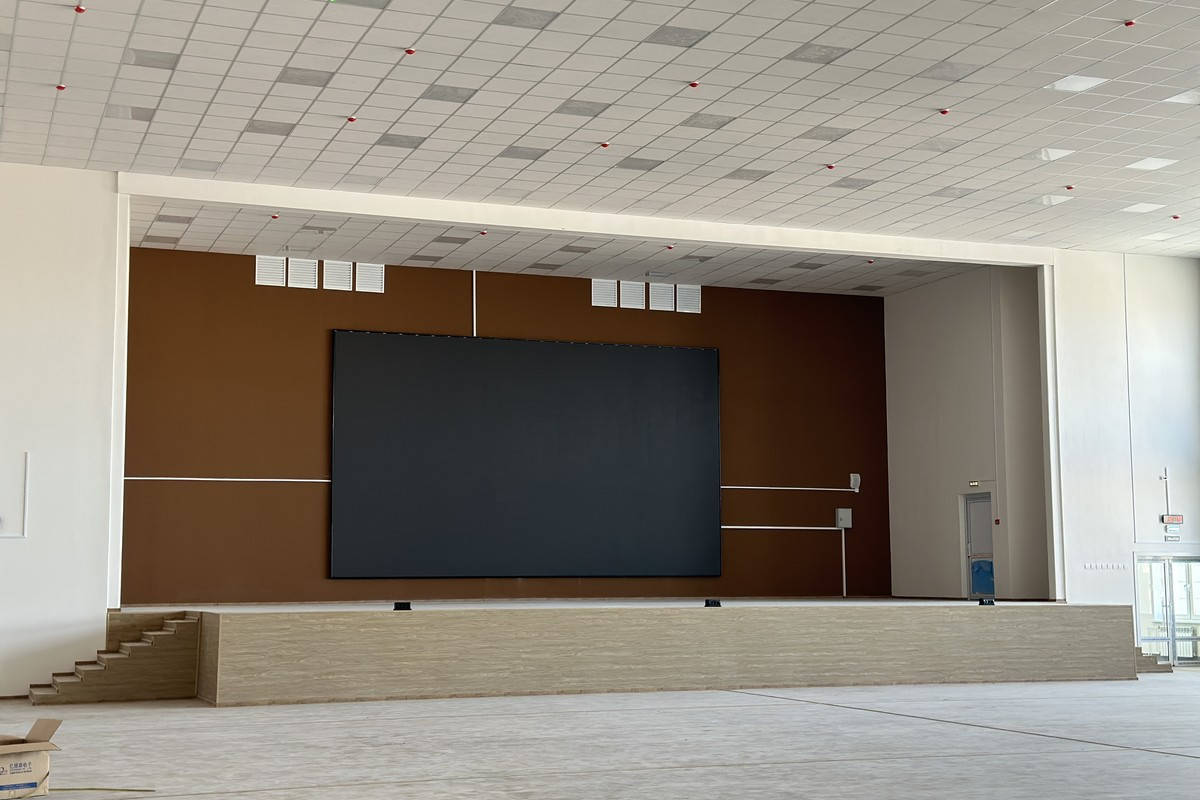 В Благовещенске завершается строительство самой большой школы Амурской области (фото, видео)