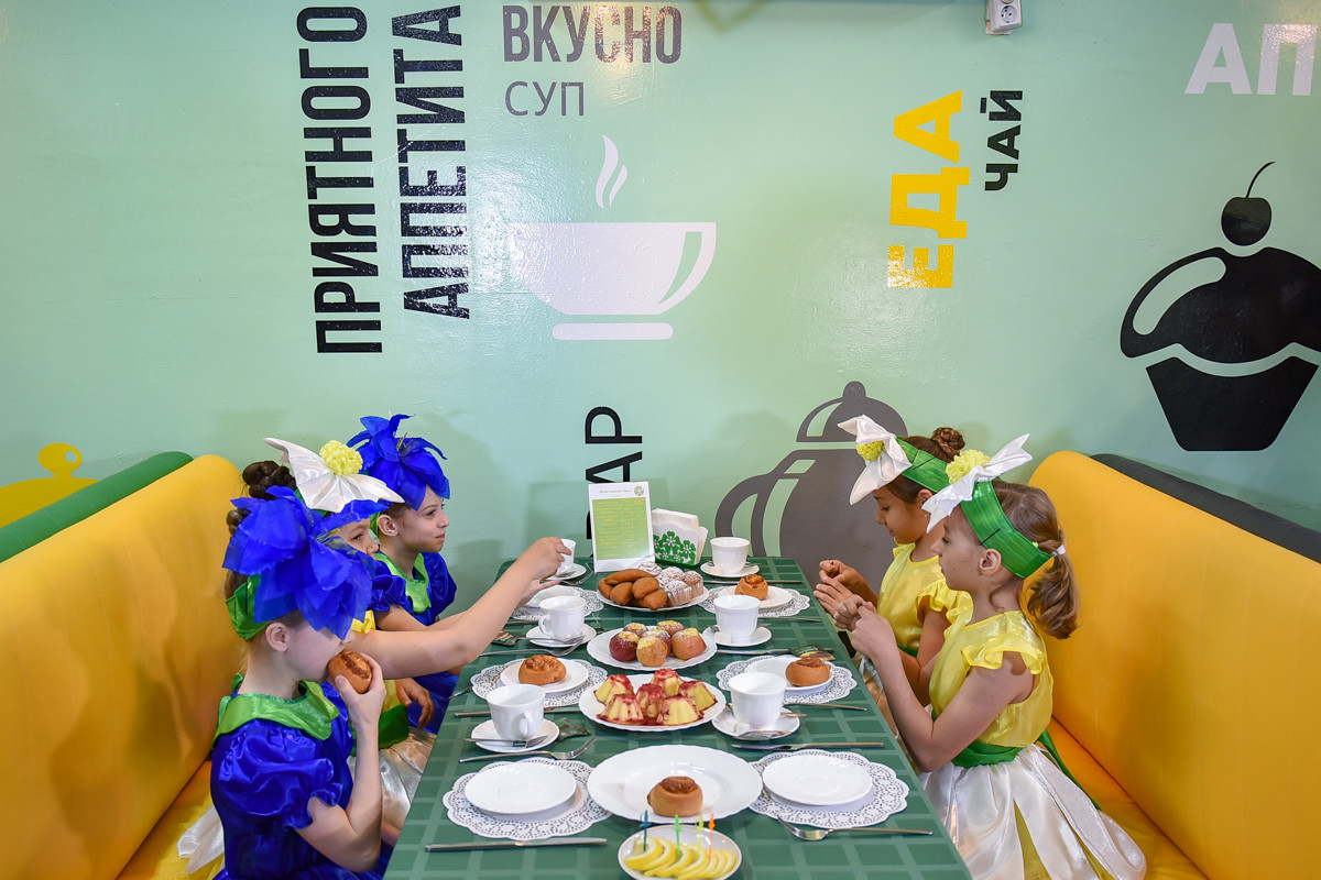 Чем кормят в первом школьном кафе Благовещенска