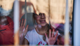 Дед Мороз в окошечке:«Амурская правда» и ее друзья поздравили маленьких пациентов областной больницы