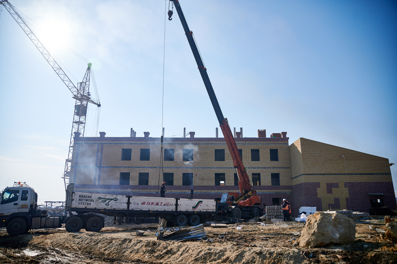 «Возводим последний этаж»: как строят новую школу в благовещенских Чигирях (фото)