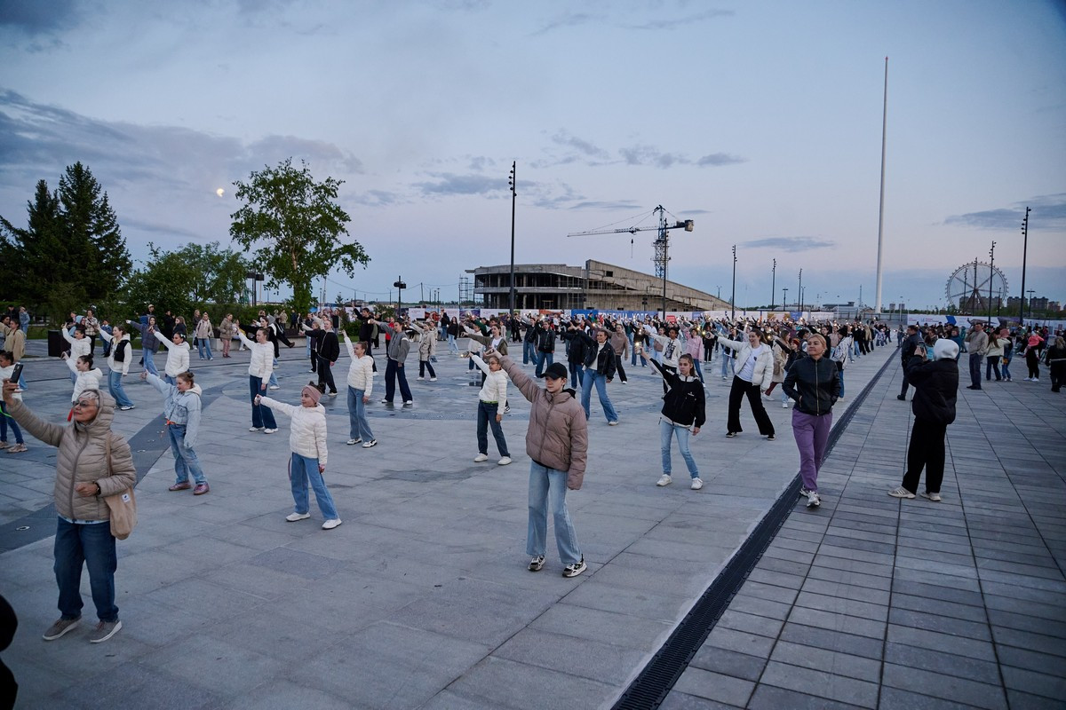 В Благовещенске официально запустили аллею танцующих фонтанов: график работы