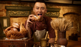 Баня, тройка лошадей и калачи: китайские туристы чувствуют себя в Амурской области русскими