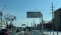 Водителей легковушек просят ездить по новому Зейскому мосту и оставить старый мост для большегрузов