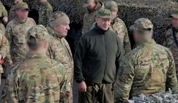 Юрий Трутнев привез бойцам СВО дальневосточные электромотоциклы и снегоболотоходы